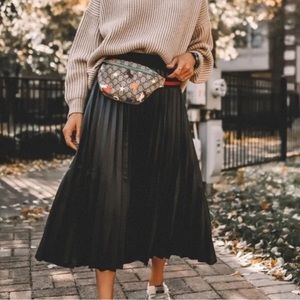 Express black chiffon pleated midi skirt